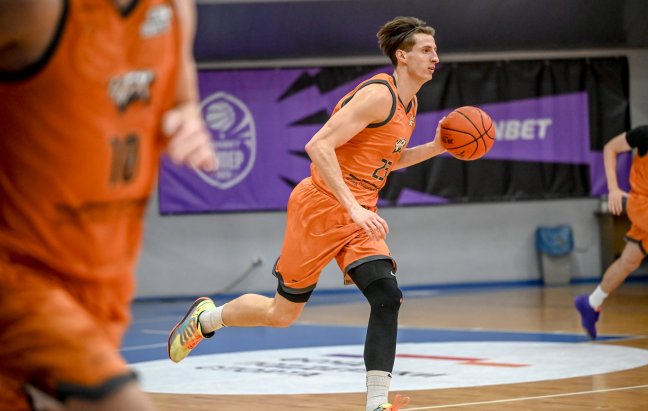 ЧБК продлил победную серию, «БАРС-РГЭУ» держался две четверти