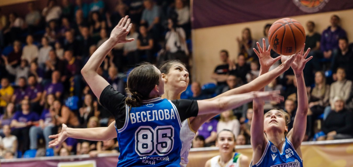 "НИКА-Лузалес" дома справилась с "Енисеем"