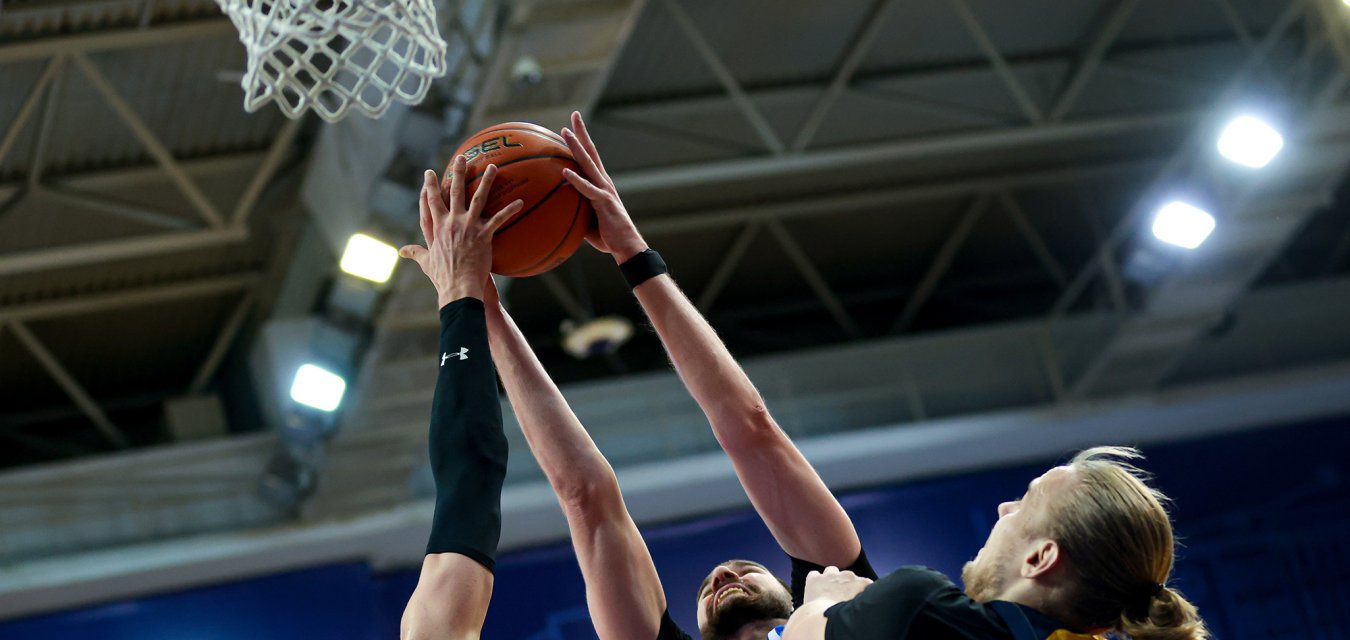 Химчане уступили дома "Динамо" из Владивостока