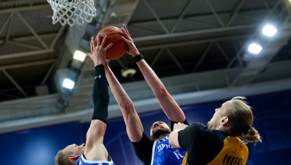 Химчане уступили дома "Динамо" из Владивостока